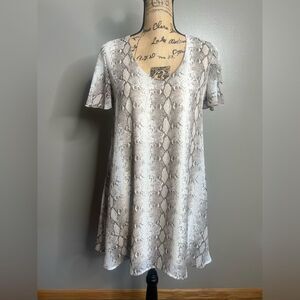 Adrienne snake print mini dress size small mob wife mobwife #mobwifeaesthetic